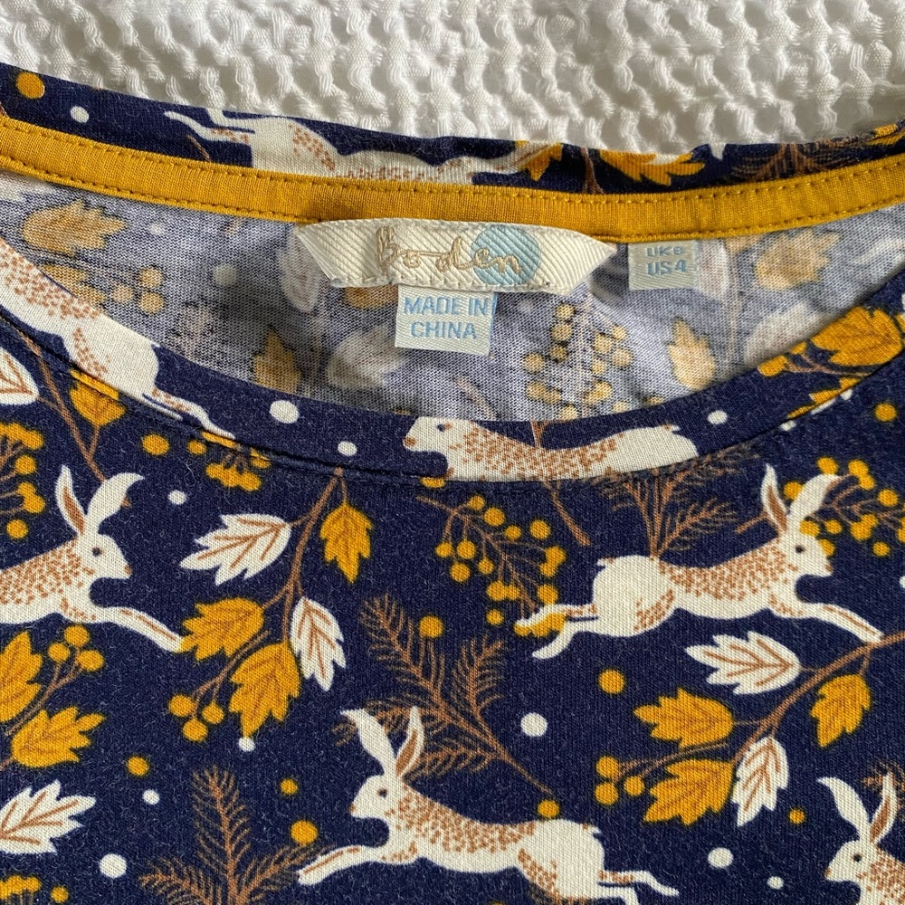 Boden Rabbit Shirt Navy and Yellow Print Size 4 small Whimsy Fairy Cottagecore